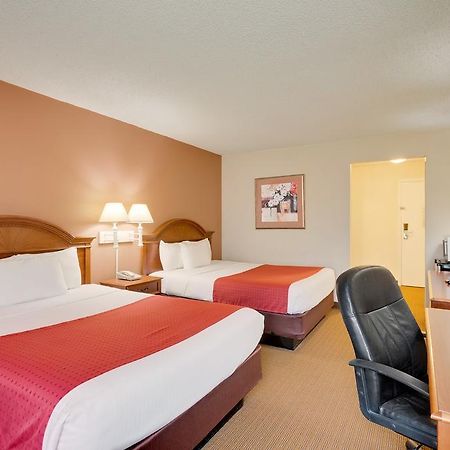 Ramada By Wyndham Provo Hotel Eksteriør billede