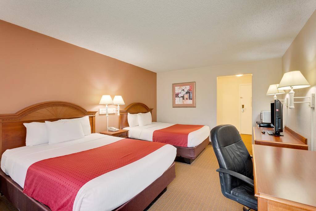 Ramada By Wyndham Provo Hotel Eksteriør billede